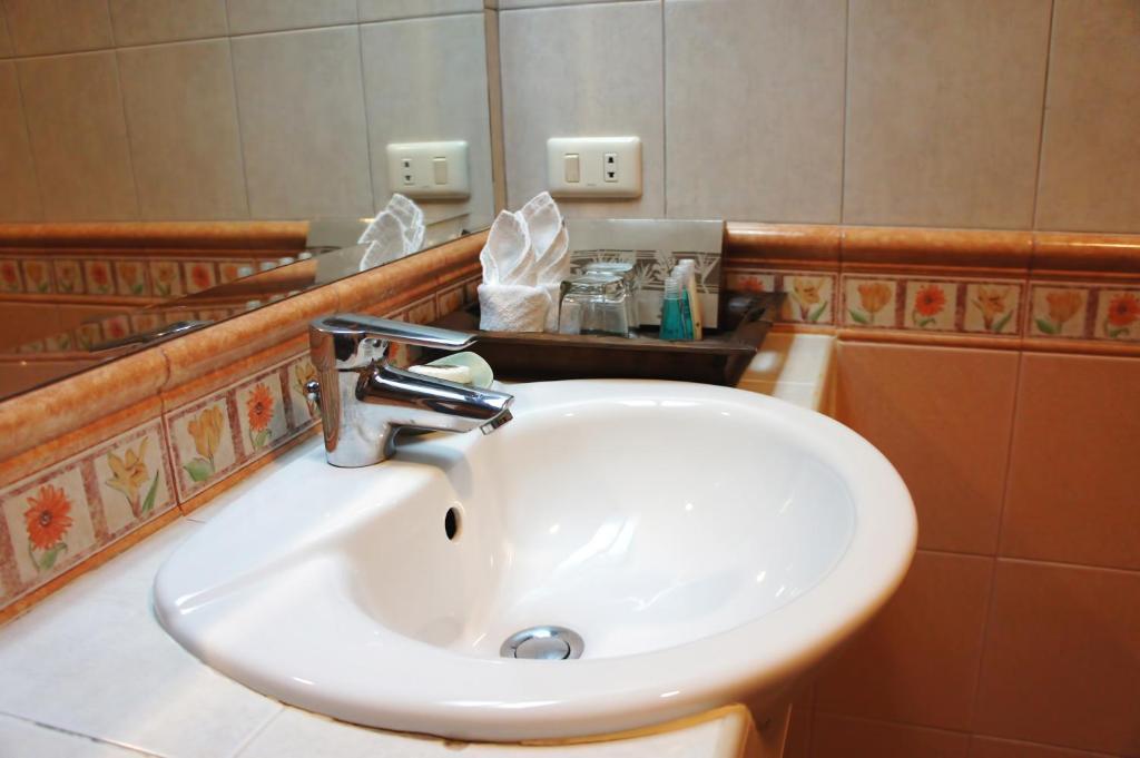 Contemporary Deluxe Double or Twin Room