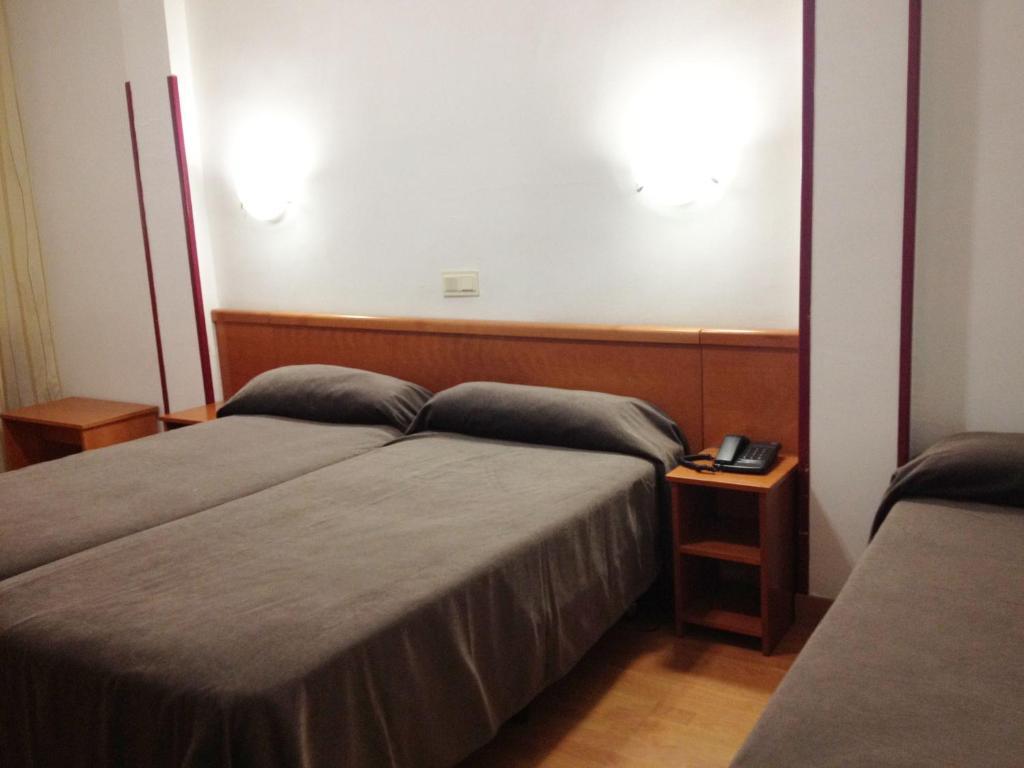 Economy Triple Room