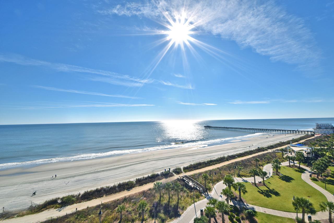1 Bedroom Oceanfront (Non-Efficiency) with 1 King Bed and 1 Sleeper Sofa (Twin) – C2N