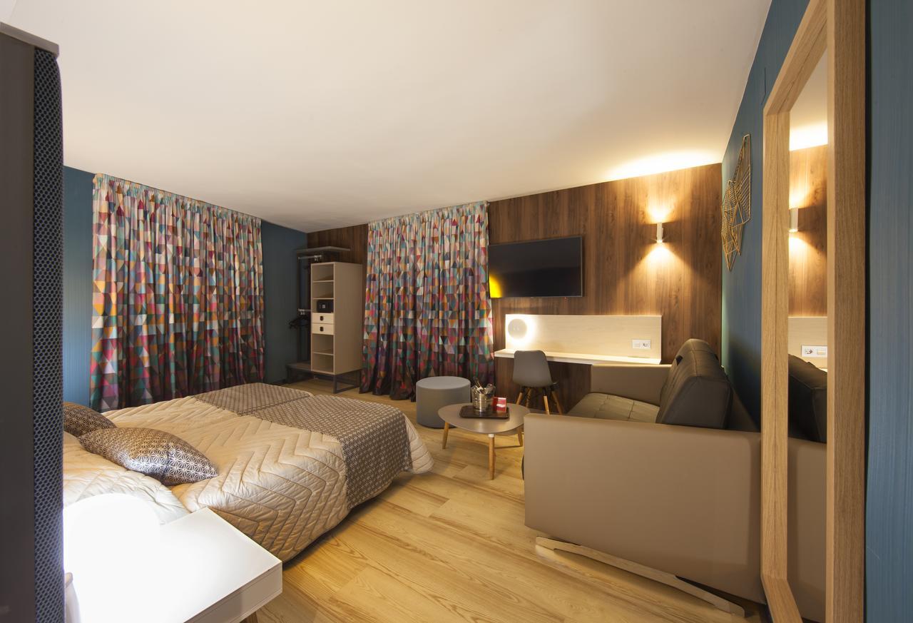 Junior Suite (3 Adults + 1 Child)