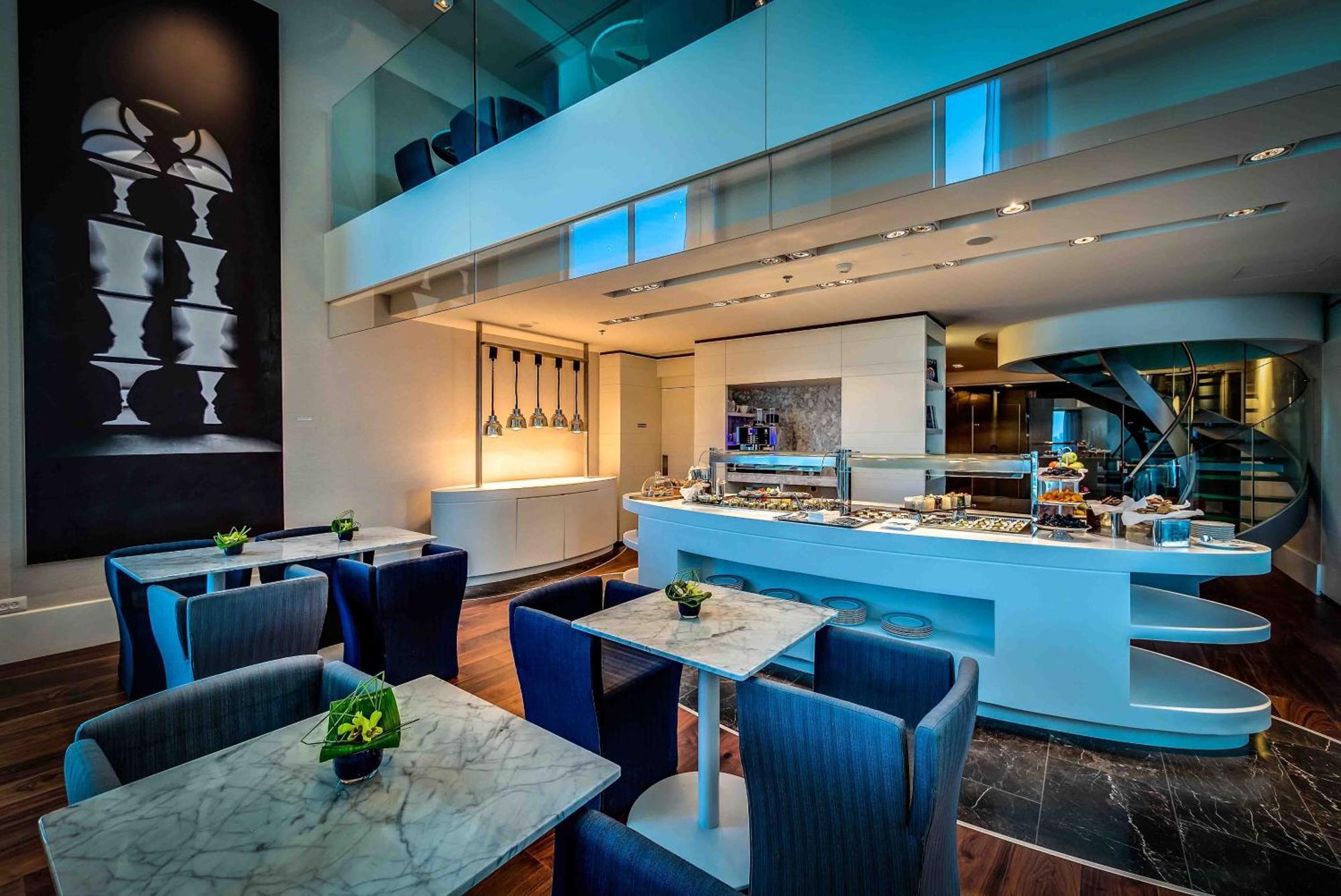 Executive Room - Lounge Access