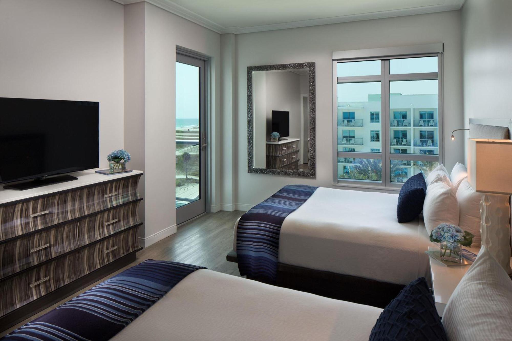 One-Bedroom Queen Suite with Gulf View,712302121:JPEG