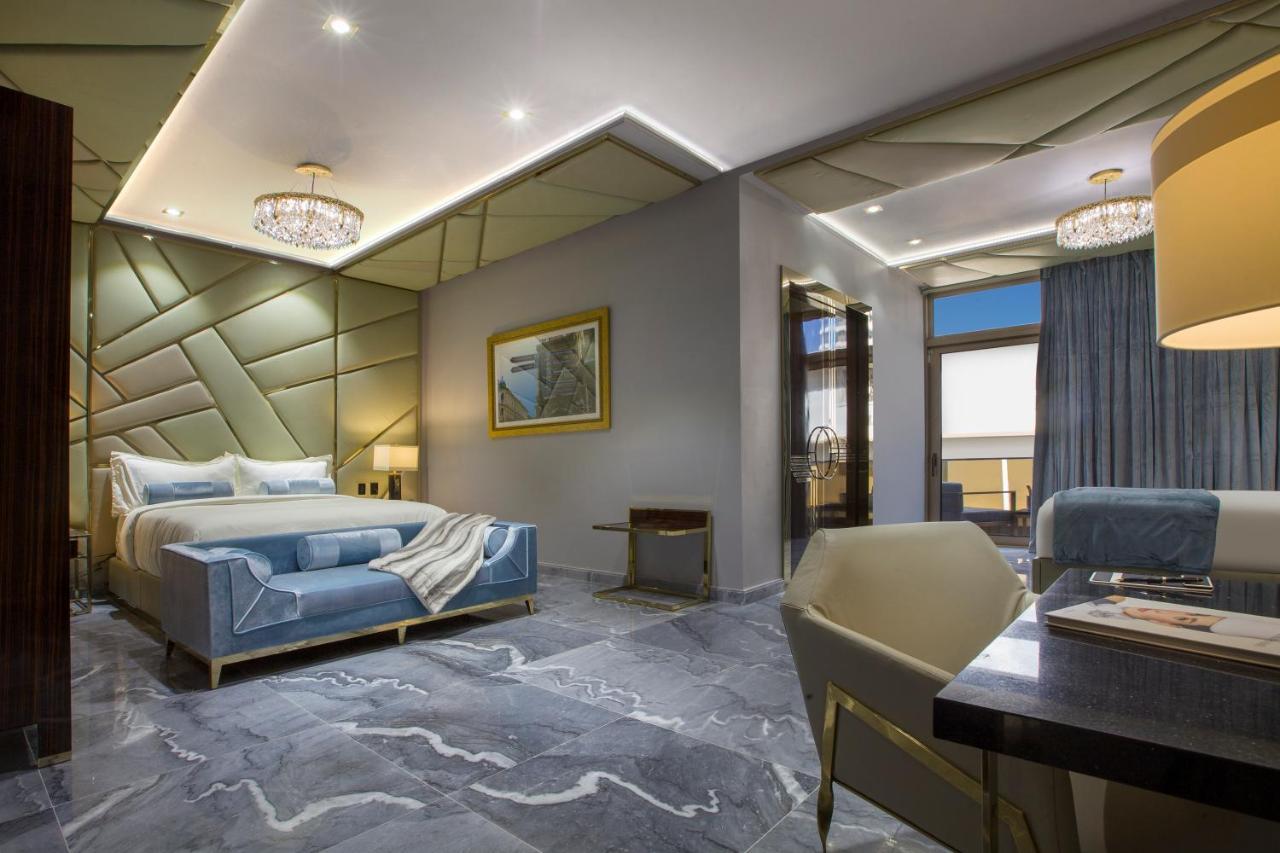 Gallery Suite Balcony