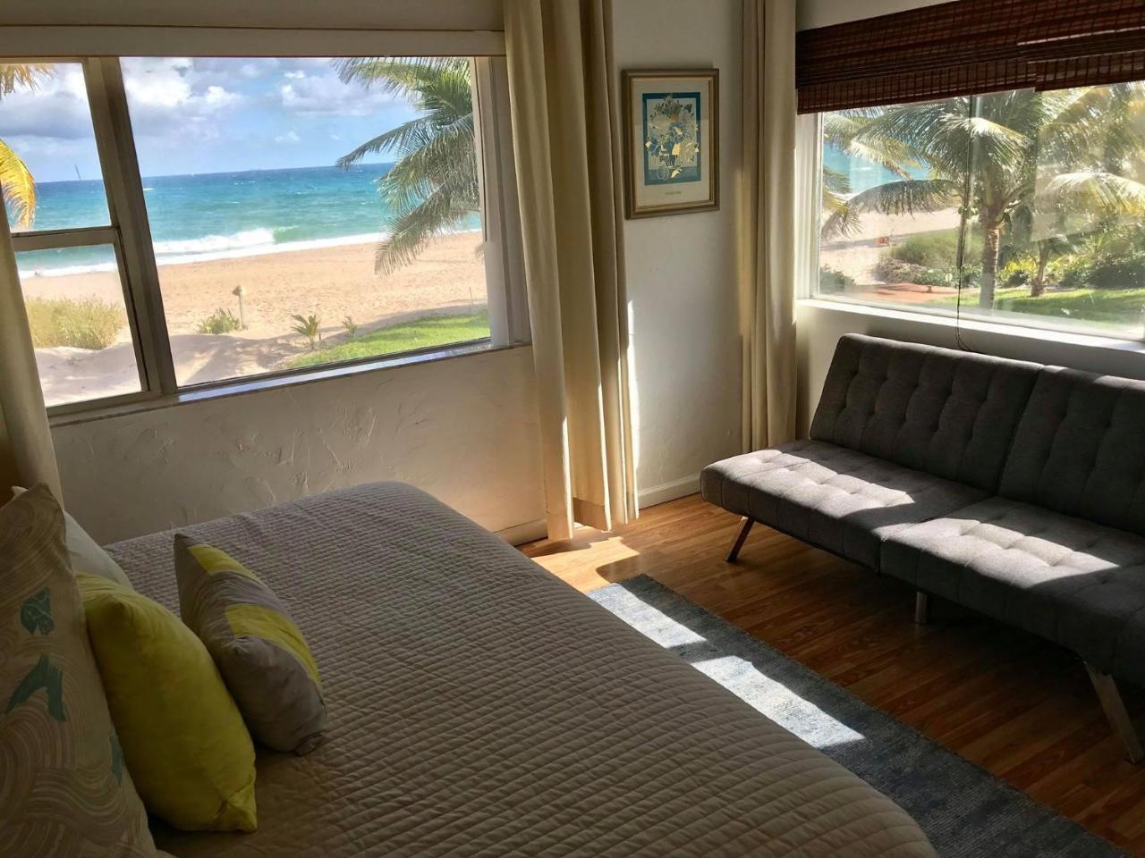 King Room with Oceanfront View - Non-Smoking