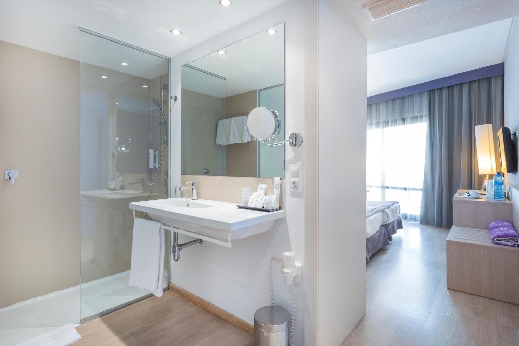 Superior Double or Twin Room with Sea View