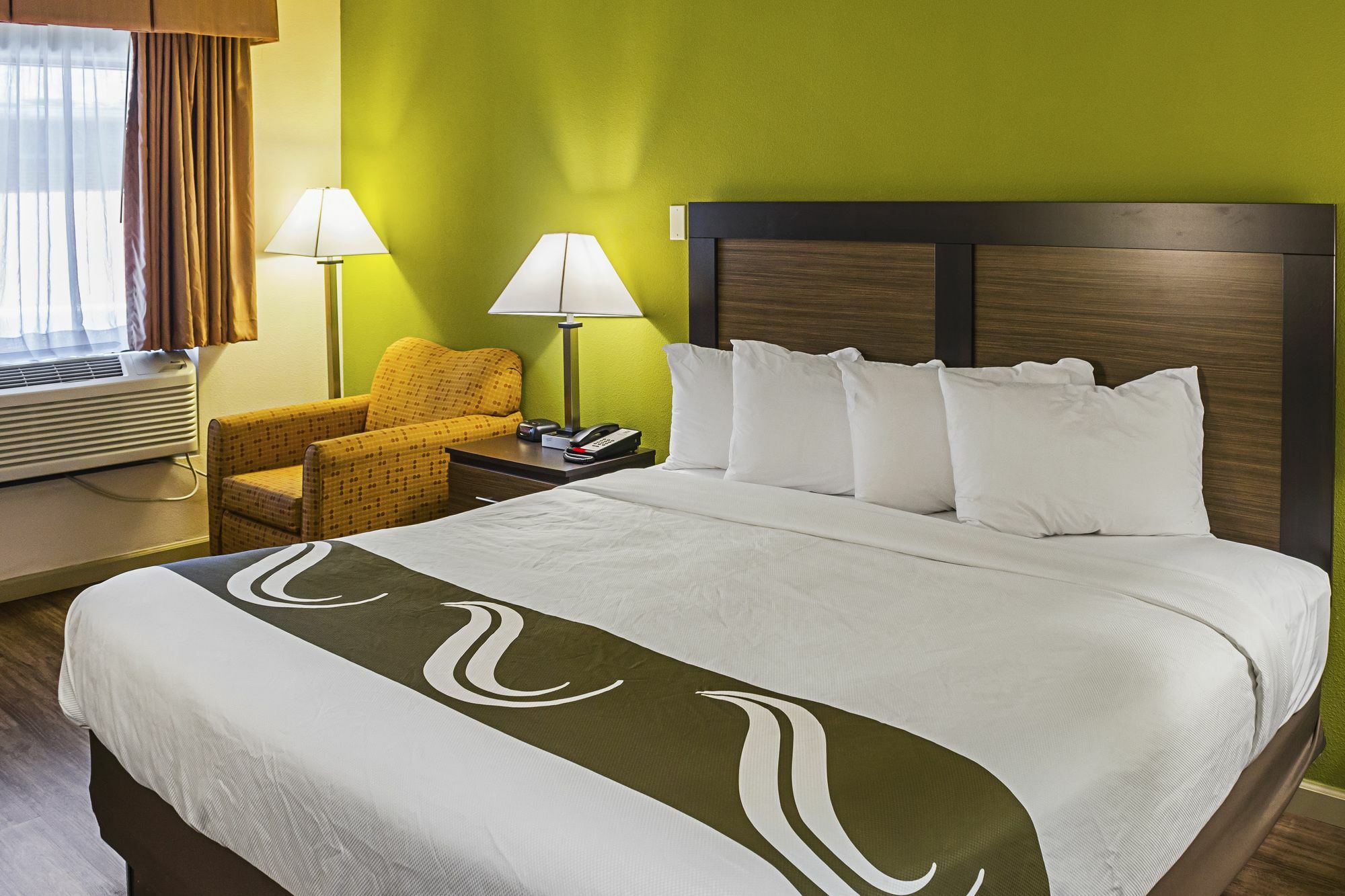 King Room with Sofa Bed - Non-Smoking