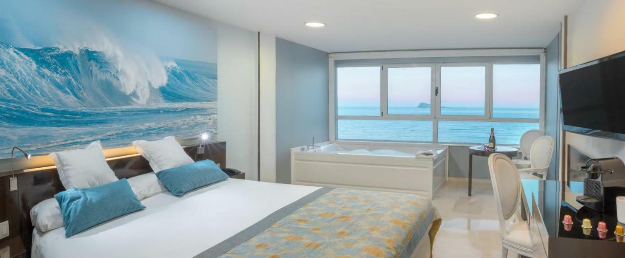 Double or Twin Room with Spa Bath with Sea View (2 Adults),1037216860:JPEG