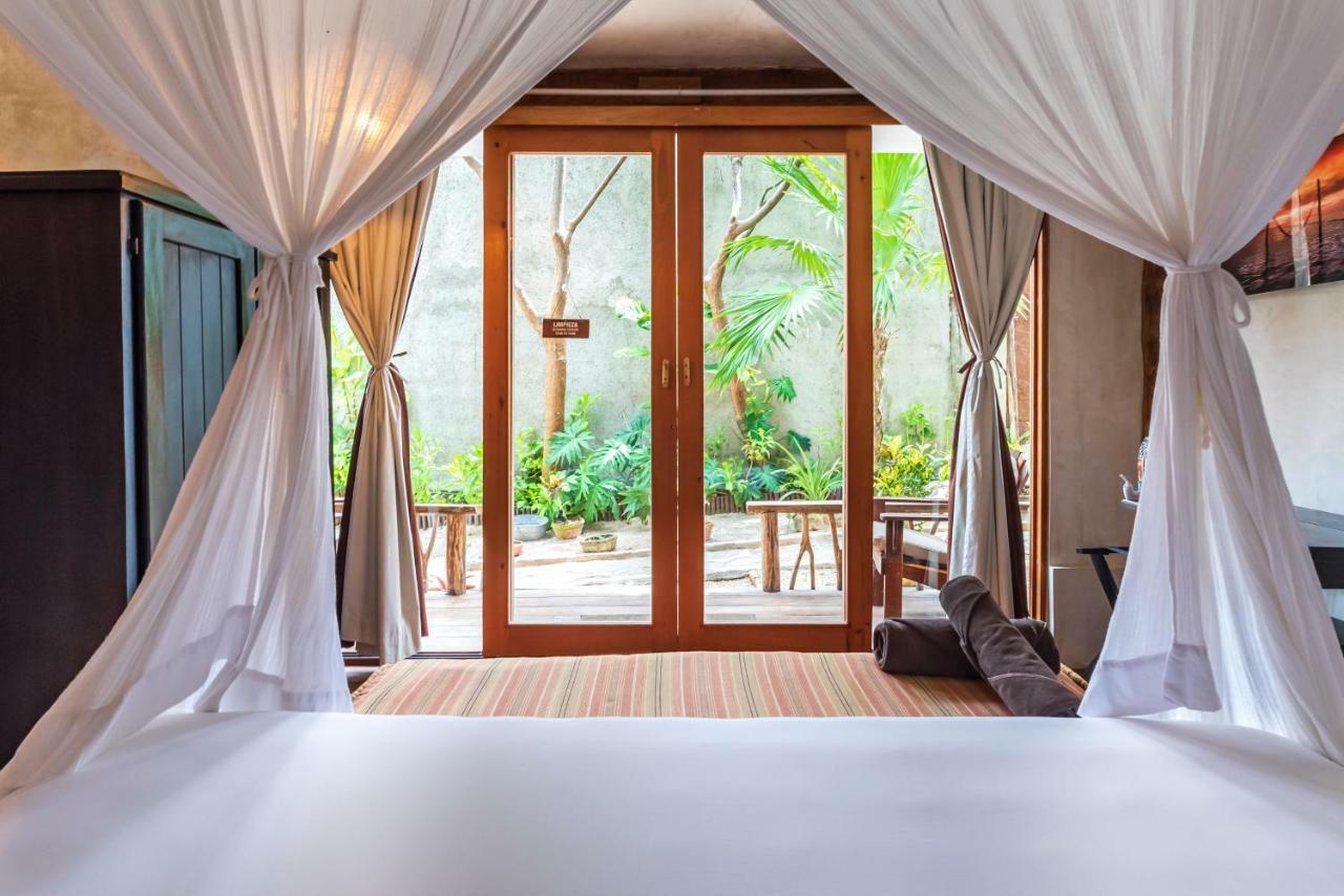 Superior Room 1 King Bed