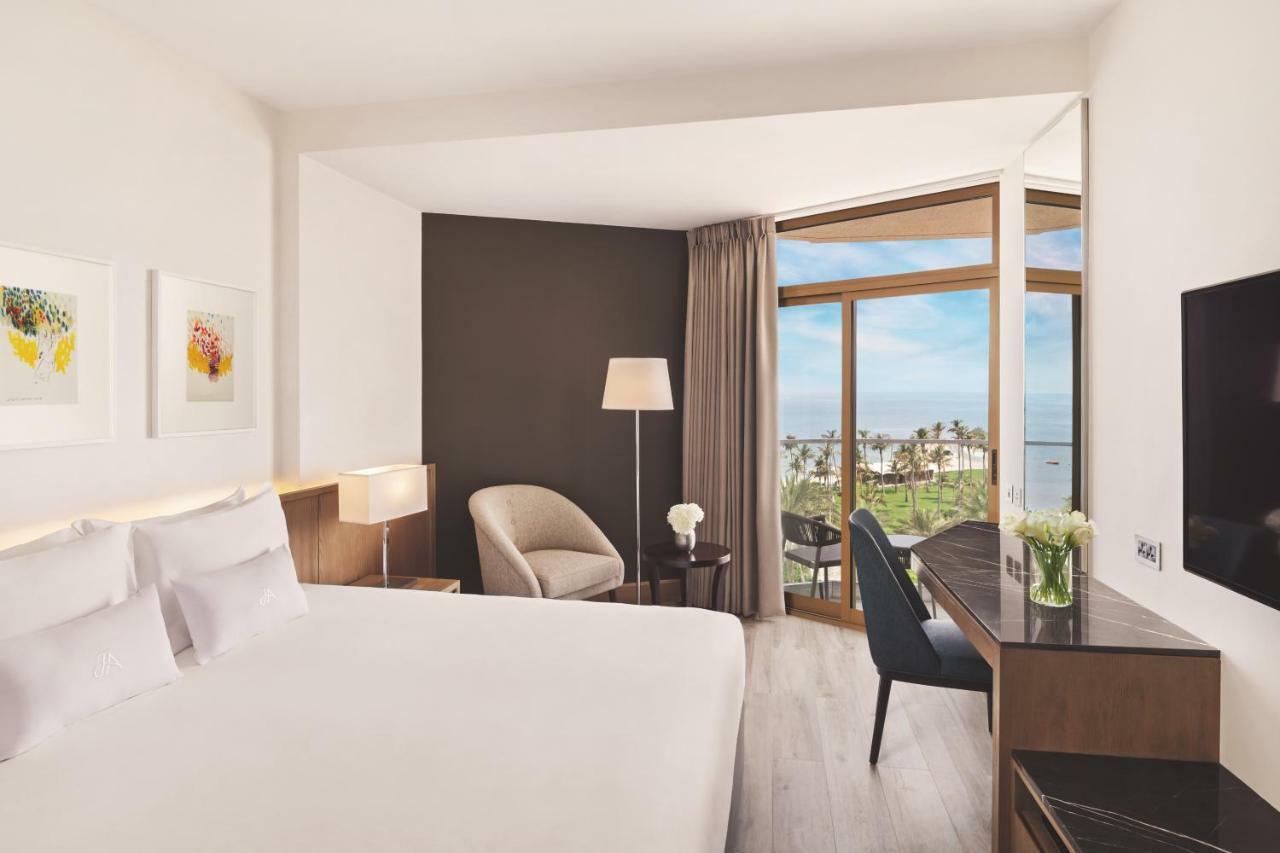 Two Sea View Connecting Family Rooms, Private Beach & Splash Park
