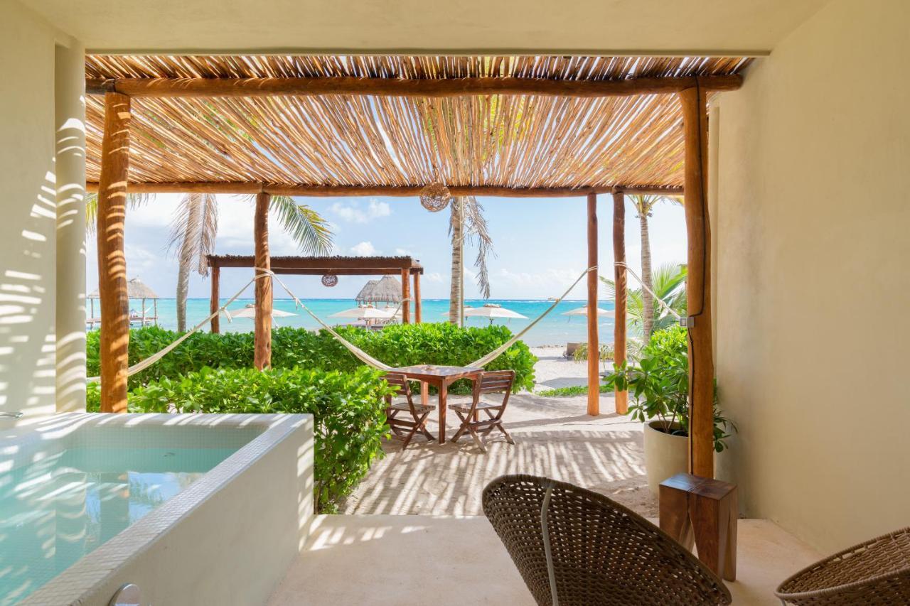 Master Suite Beach Front with Plunge Pool