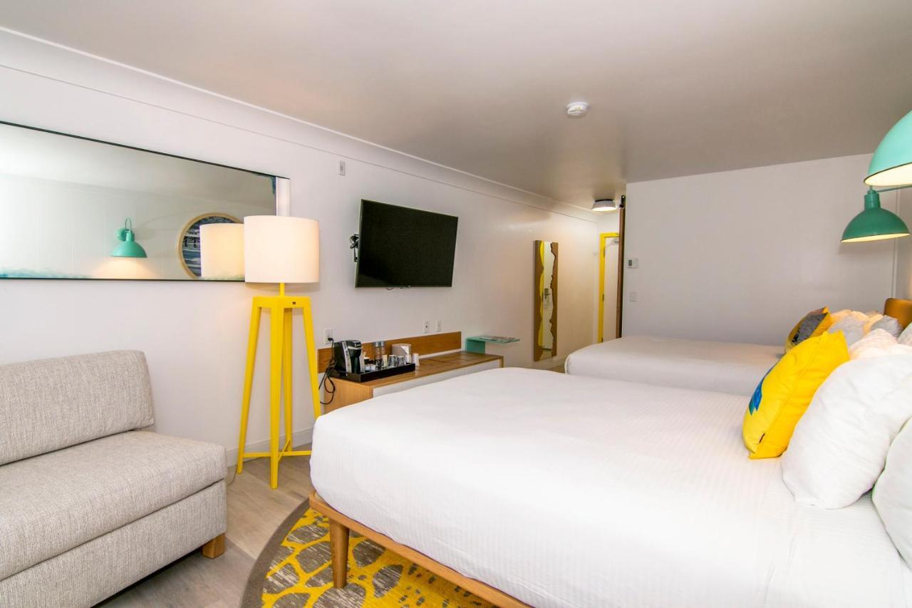 Standard Double Queen Room
