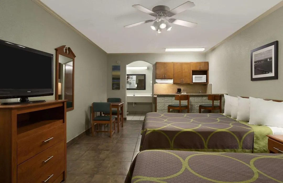 Super 8 By Wyndham South Padre Island-1