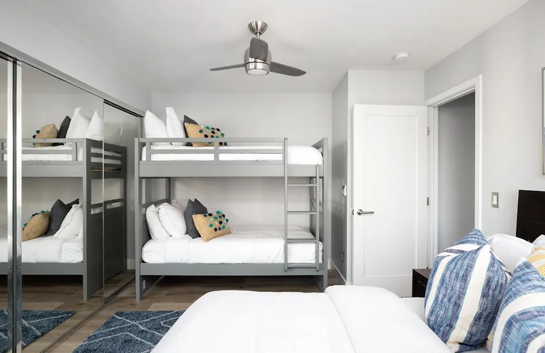 Oceanfront, Two-Level Condo With Stunning View, Decks, Fast Wifi & Fireplace-1