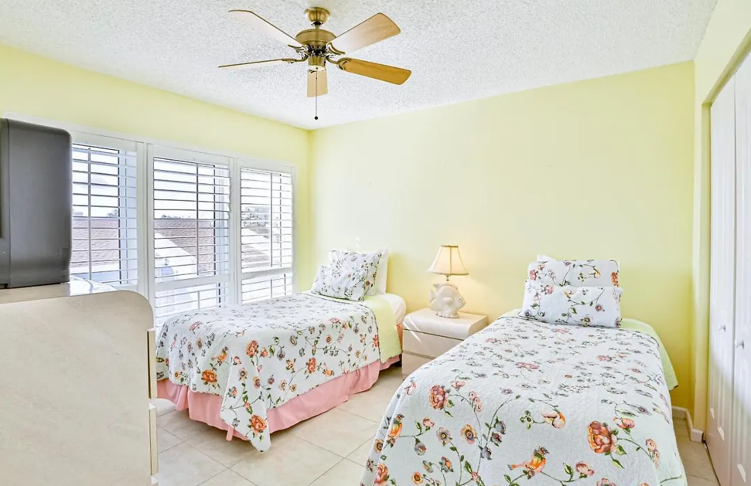 Madeira Beach Yacht Club 343 #G-1