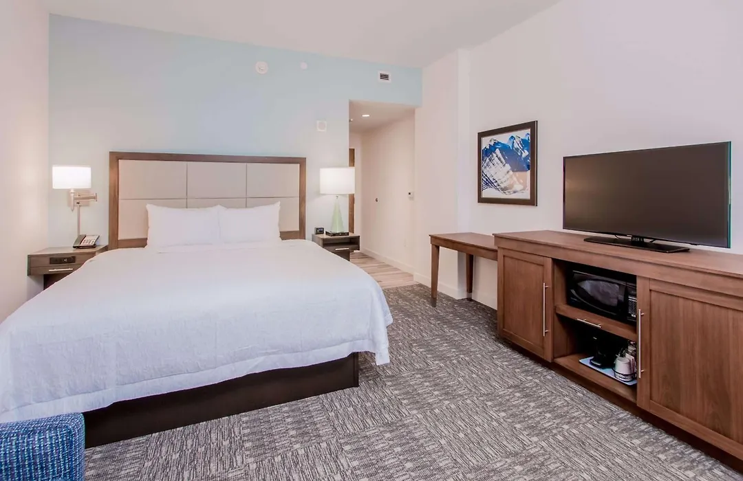 Hampton Inn & Suites Panama City Beach-Beachfront-1