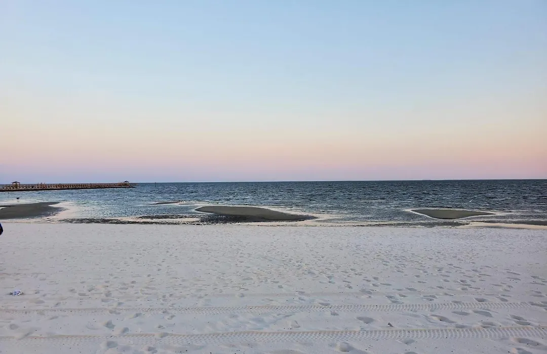 Courtyard By Marriott Gulfport Beachfront-1