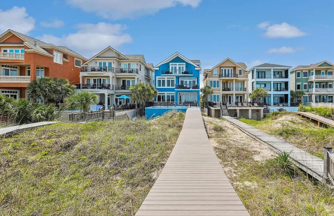 7 Singleton Beach Place- Oceanfront, Private Pool, Renovated, Free Activities Included-1