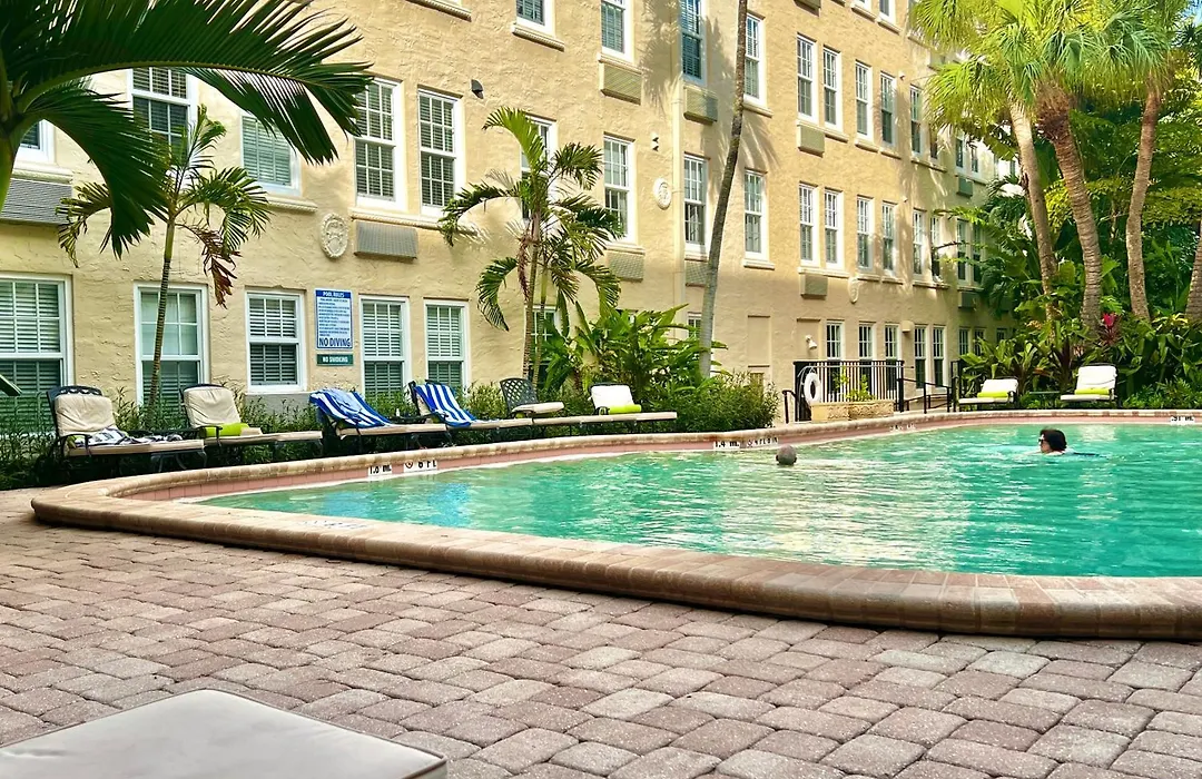 Renovated Studio In The Heart Of Palm Beach - Free Parking, Security Box-1