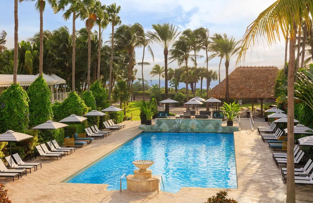 Kimpton Surfcomber Hotel By Ihg-1