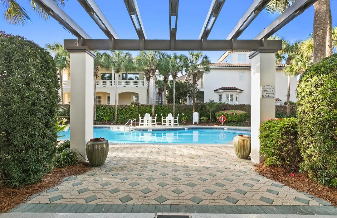 Luxury Community Pool, Hot Tub And Beach And Games-1