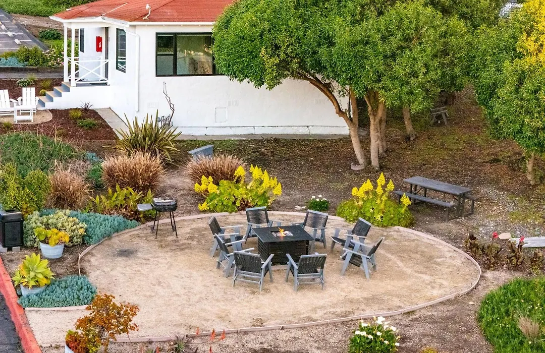 Tides Oceanview Inn And Cottages-1