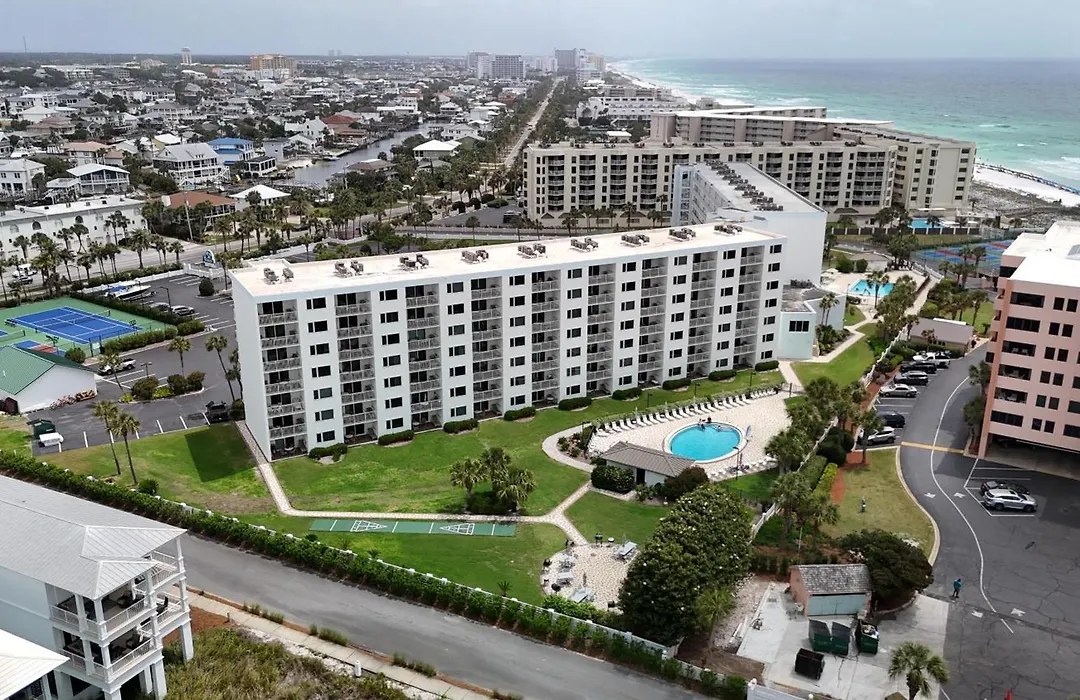 Emerald Oasis, Emerald Oasis- Gulf Front, Great For Families And Close To Destin Harbor!-1