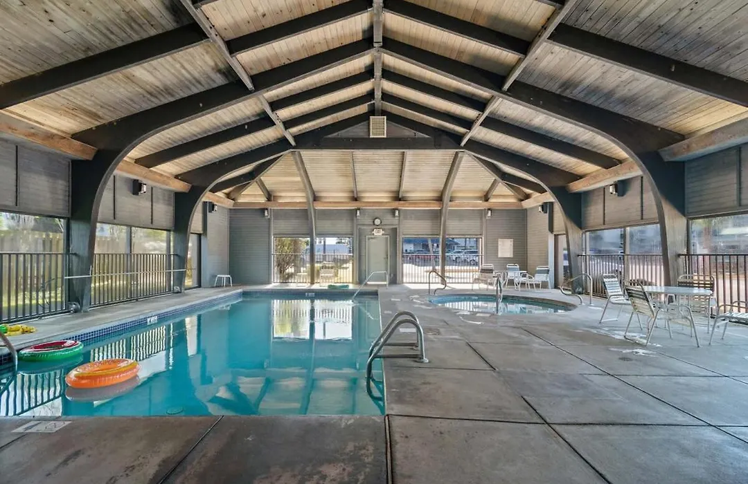 Windward Pointe 1104 Free Chair And Umbrella Rental 3 Bedrooms Beachfront-1