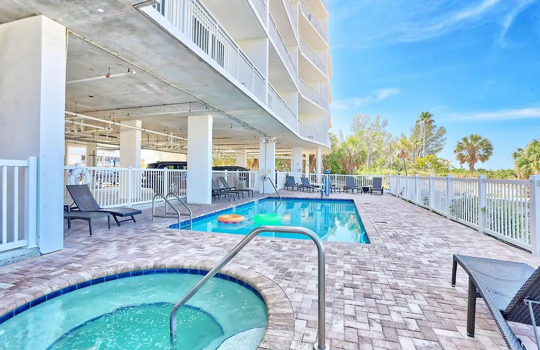 Oceana 203 West-1