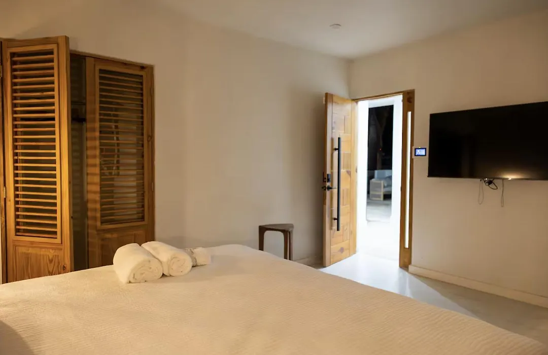 Rooftop Couples Suites At Ocean Park Beach Club-1