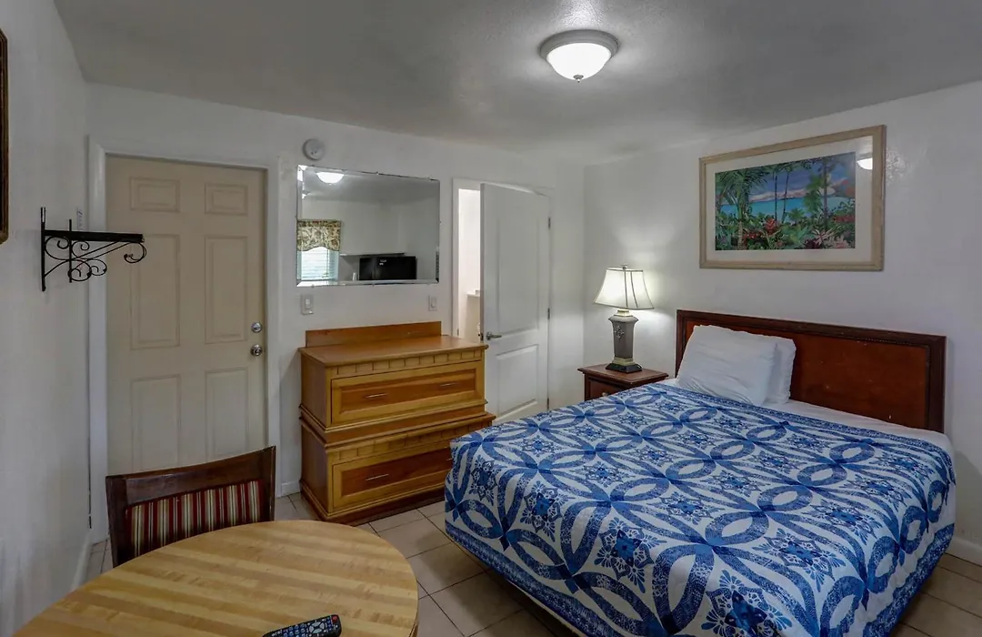 Green Seas Motel-1