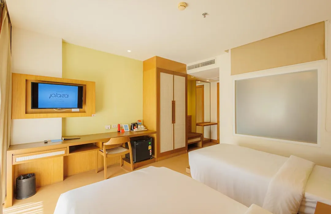 Ashlee Plaza Patong Hotel & Spa-1