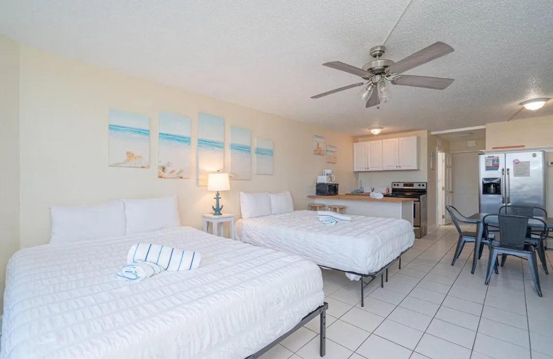 Top Of The Gulf 320 Beachfront & Free Beach Chairs-1
