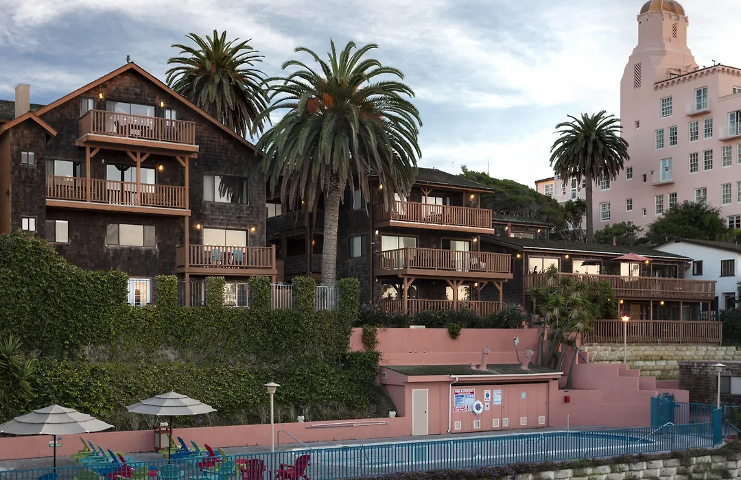 La Jolla Cove Suites-1