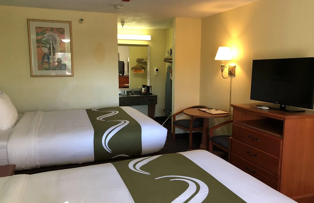 Quality Inn Sarasota North Near Lido Key Beach-1