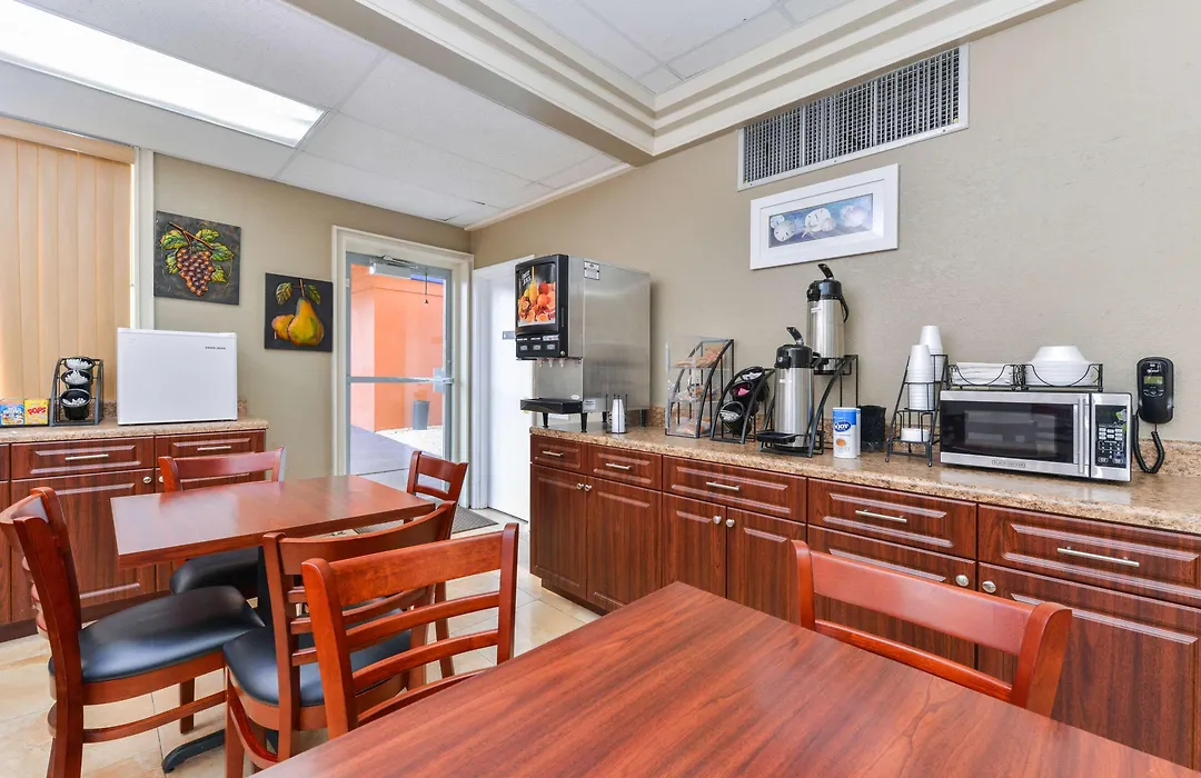 Americas Best Value Inn Sarasota-1