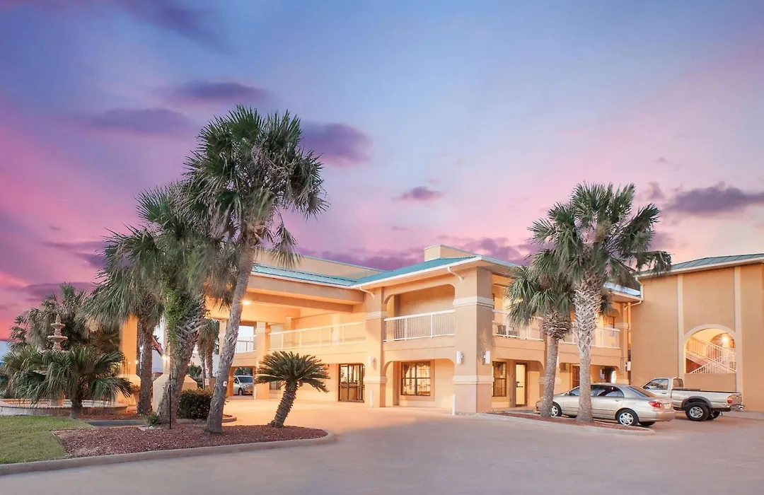 Super 8 By Wyndham Corpus Christi-1