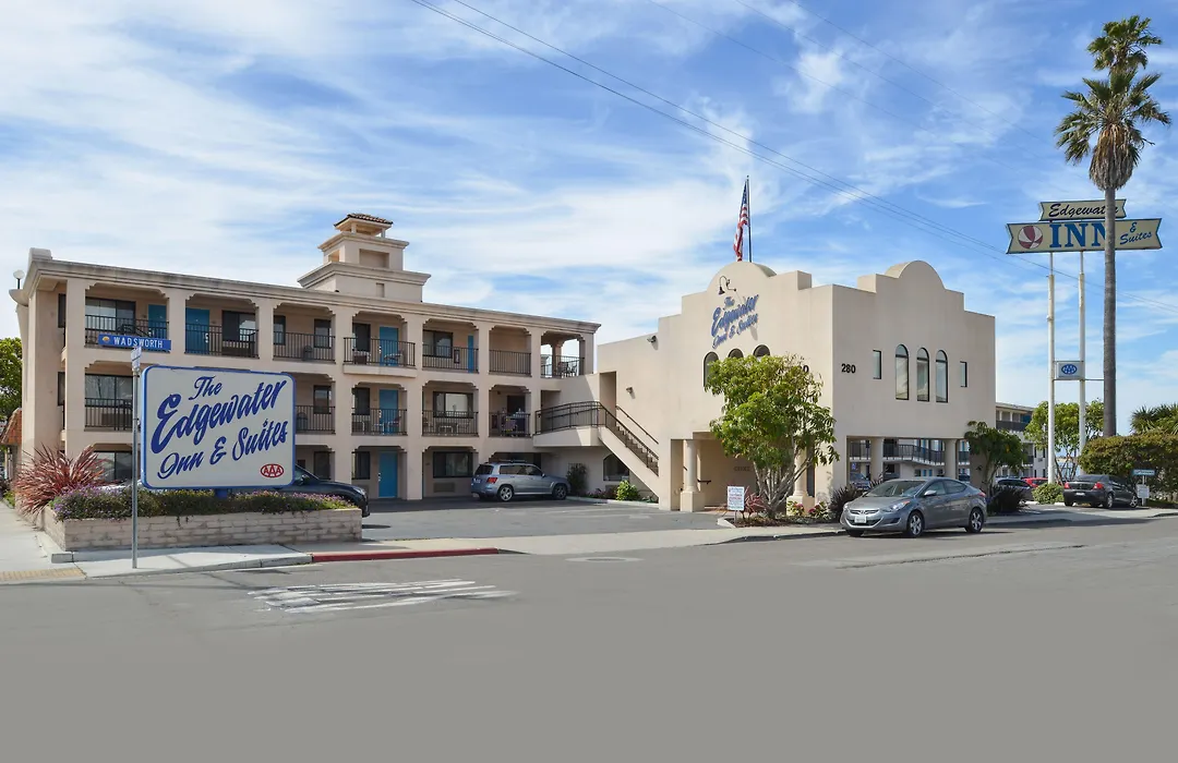 Edgewater Inn And Suites-1