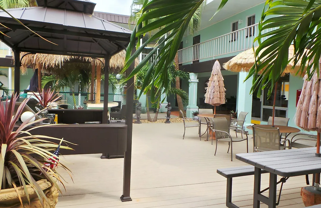 Island House Resort Hotel-1
