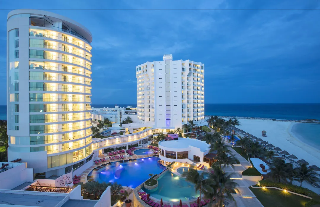 Altitude At Krystal Grand Cancun-1