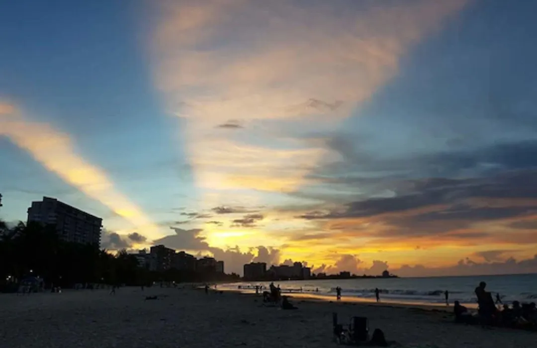 Nomada Urban Beach Hostel- Calle Loiza (Adults Only)-1