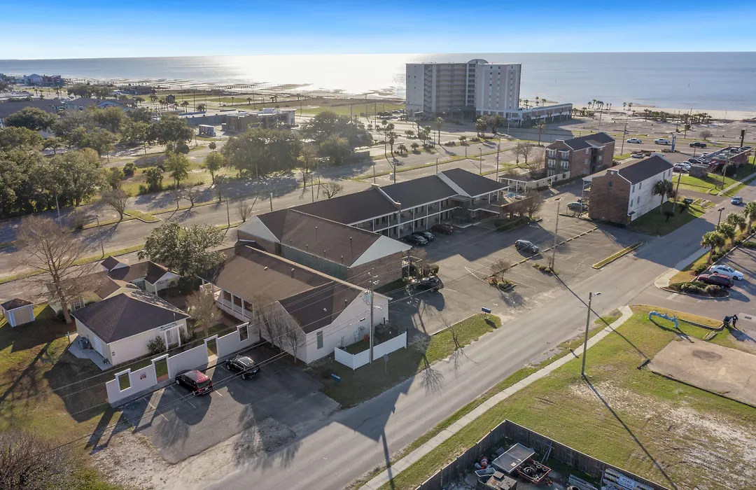 Edgewater Inn - Biloxi Beach-1