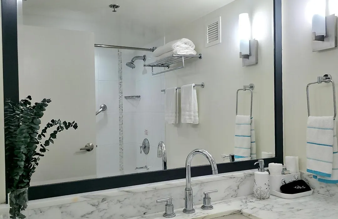 Ocean View Room At Ala Moana Hotel- Fees Include-1