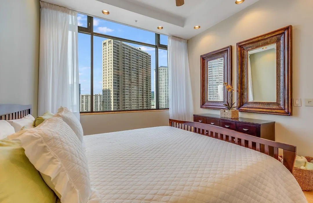 Palms At Waikiki By Chase 'N Rainbows - Studio Partial Ocean View #702-1