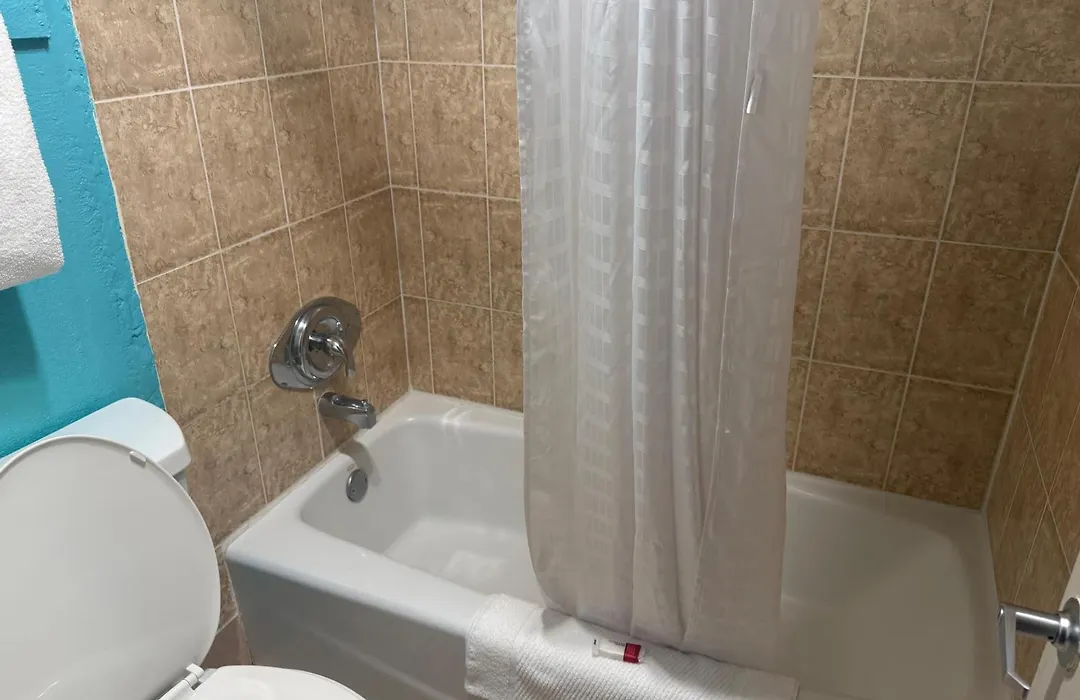 Howard Johnson By Wyndham Ft. Myers Fl-1