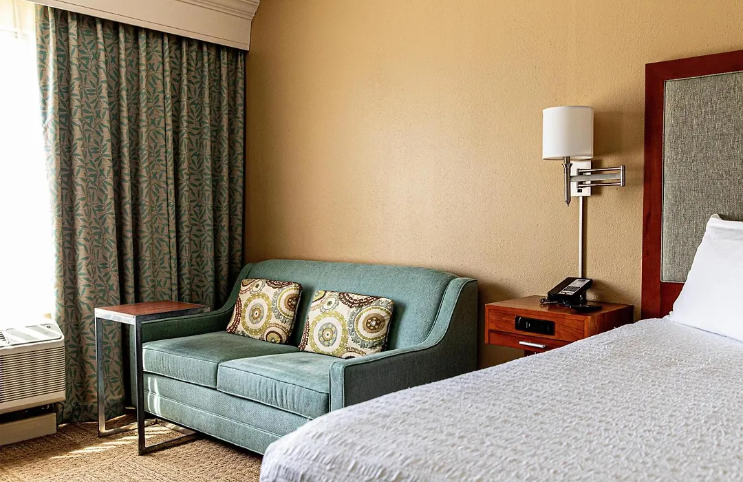 Hampton Inn Charleston-Daniel Island-1