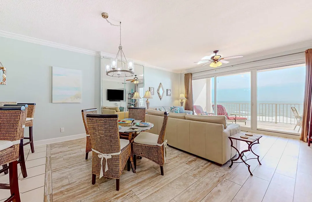 Regency Isle 611-1