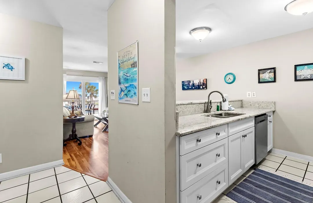 Tradewinds Condominium #25-1