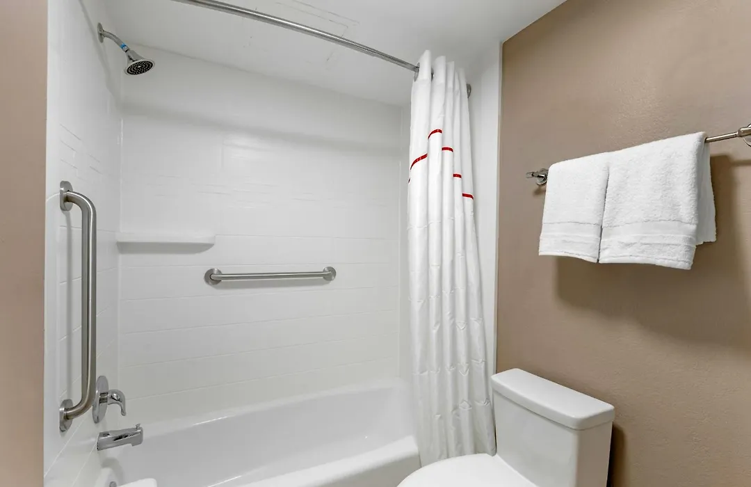 Red Roof Inn Tampa Bay - St. Petersburg-1