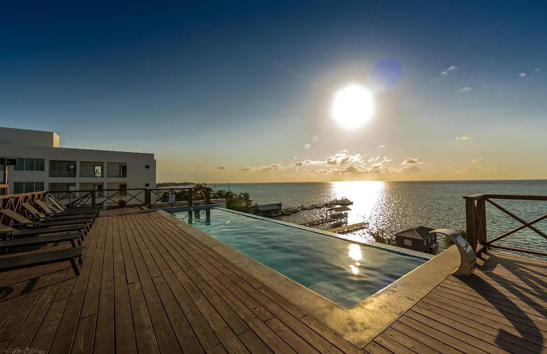 Sandbar Beachfront Hotel & Hostel Restaurant-1