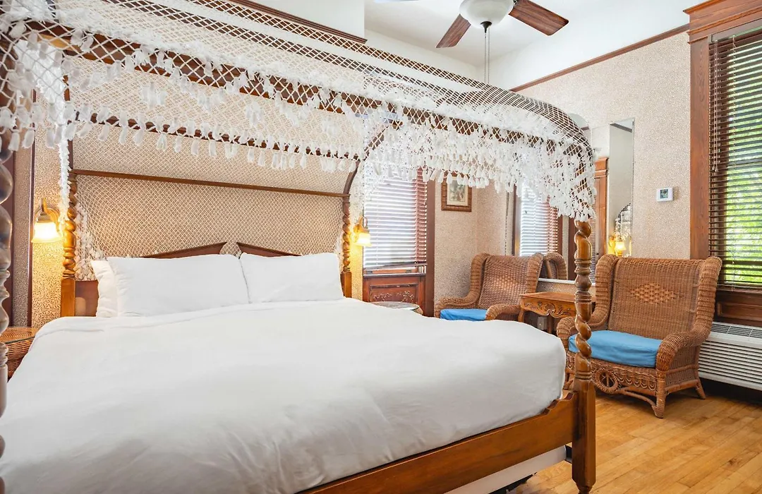Curry Mansion Inn-1